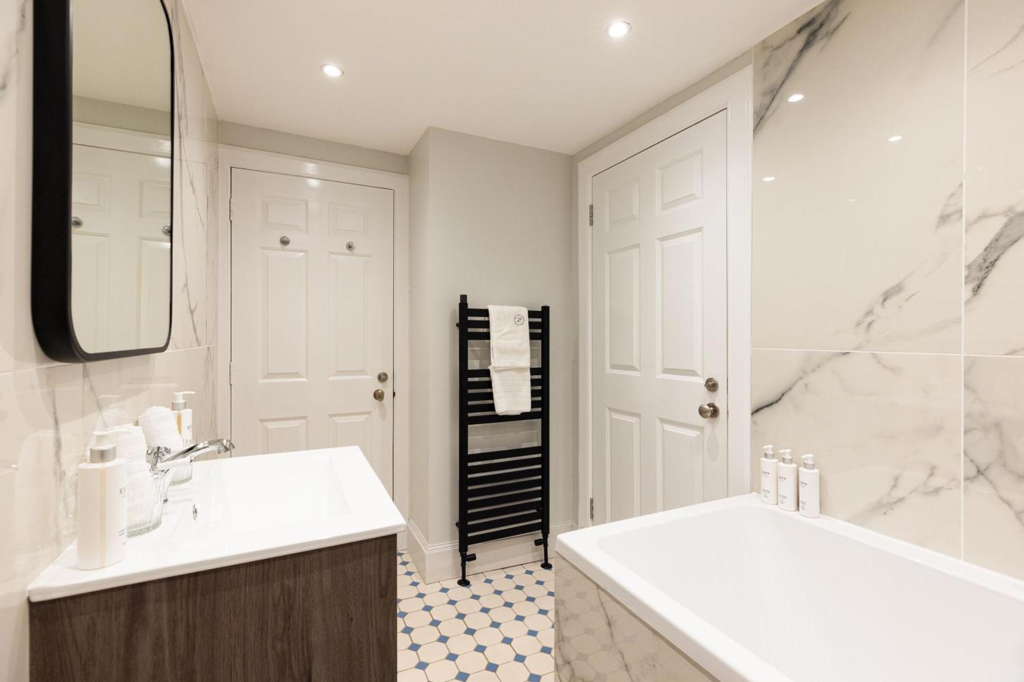 Righ Properties - Luxurious City Centre Three Bedroom Apartment Единбург Екстер'єр фото